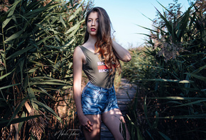 women, portrait, jean shorts, blue eyes, women outdoors, red lipstick