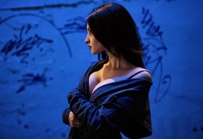 women, portrait, arms crossed, boobs, profile