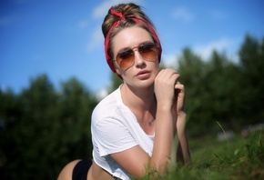 women, portrait, tattoo, thong, crop top, juicy lips, sunglasses, hair band, ass, women outdoors