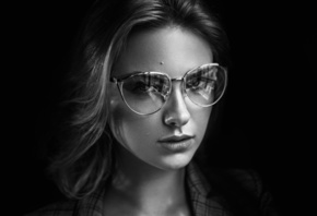 women, portrait, Damian Piorko, monochrome, women with glasses, black background