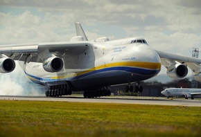 an 225, самолёт, производитель, Украина, вес, 590 тонн, грузоподъемность, 254 тонны, скорость 762 км, взлет, ан-225, Мрия