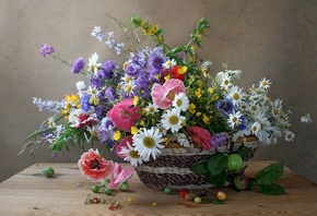 Марина Филатова, стол, корзинка, цветы, ромашки, васильки, маки, ягоды, яблоки