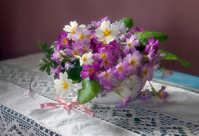 Марина Филатова, столик, салфетка, вазочка, цветы, примула