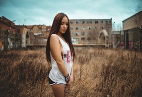 women, model, long hair, women outdoors, t-shirt, shorts, portrait, sideboo ...