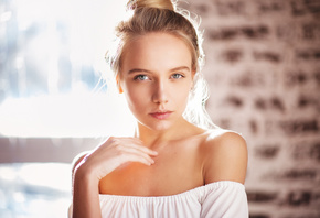 women, Maria Popova, Maxim Maximov, bare shoulders, portrait, blonde, hairbun