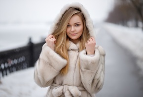 women, winter, blonde, fur coats, smiling, women outdoors, fence, portrait, snow