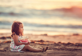 песок, море, взгляд, берег, раковина, ракушка, девочка, малышка, ребёнок, E ...