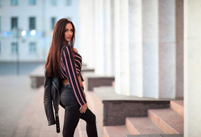 women, leather jackets, jeans, women outdoors, belt, long hair, pink lipstick, stairs, smiling