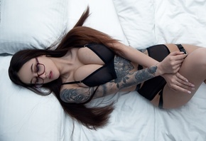 women, top view, black lingerie, in bed, tattoo, women with glasses, cleava ...