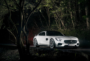 White, Mercedes Benz