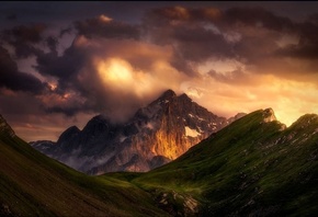природа горы восход солнца, трава облака Доломиты (горы)Италия