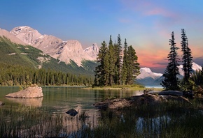 Canada, Jasper National Park, Maligne Lake, Spirit Island