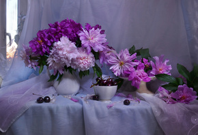 Валентина Колова, ткани, вазочка, ягоды, черешня, кувшин, цветы, пионы, окно, тюль