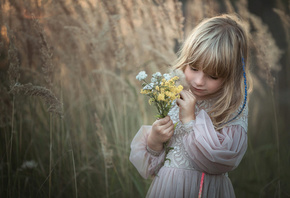 природа, платье, девочка, травы, ребёнок, букетик, Marta Obiegla