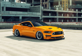 Orange, Mustang