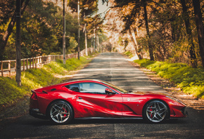 Ferrari, 812, red