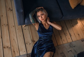 women, blue dress, brunette, tattoo, wooden floor, women indoors, blue couch, nose ring, top view, gray eyes, dyed hair