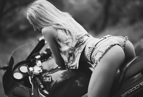suzuki, blonde, model, road beautiful, girl, women, shorts, jeans, motorcycle, ass, motorbike