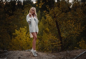 women, blonde, Arina Semionova, Artem Solov�ev, sneakers, white socks, women outdoors, white shirt, brunette, necklace