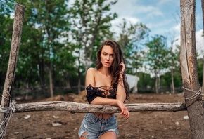 women, jean shorts, trees, bare shoulders, belly, wood, long hair, women outdoors, torn clothes, juicy lips, gray eyes
