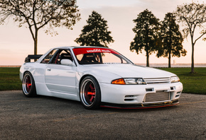 NISSAN, SKYLINE