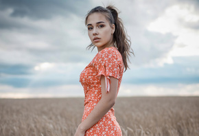 Alina Sabirova, девушка, поле
