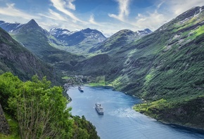 Норвегия, горы, круизный лайнер, фьерд