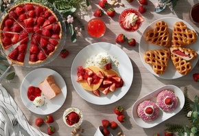 IKEA, клубничное изобилие, блины, тарталетки, пончики, pancakes, strawberry abundance, tartlets