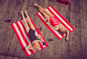 coca cola, taste the feeling,  , relaxation, ad campaign