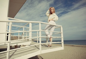women, model, blonde, women outdoors, beach, sea, sky, clouds, jeans, white jeans, sweater, railing, sneakers