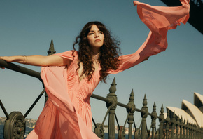 Azure Ryder, Australian singer, Sydney Harbour Bridge, Feeling Good