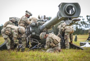 M777 howitzer, 155 mm artillery, 25th Infantry Division, Pacific region, Ha ...