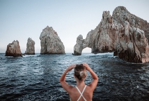 Arch of Cabo San Lucas, distinctive rock formation, Pacific Ocean, Lovers Beach, Mexico