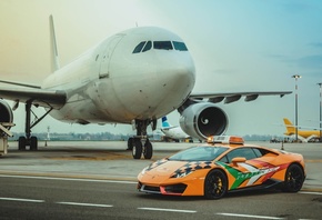 Guglielmo Marconi Airport, Bologna, Lamborghini, supercar, Lamborghini Huracan RWD