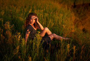 model, redhead, women, women outdoors, grass, dress, neckline, black dress, polka dots