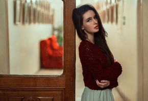 Marina Kapitsa, brunette, model, women, women indoors, sweater, green dress, arms crossed