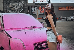 Anton Harisov, model, Kia, women, redhead, vehicle, sunglasses, jean shorts, women outdoors, women with glasses, women with cars, short tops, baseball cap, car washes