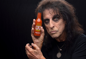 Alice Cooper, Hot Sauce, We Keep it Rock and Roll