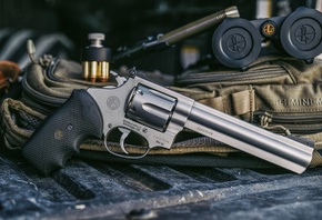 Guns, six shot revolver, Rossi RM66