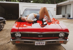 Leah Gotti, Chevrolet SS 427, American cars, women outdoors, women, mode, brunette, ass, hips, jean shorts, white tops, tank top, short tops, women with cars, red cars