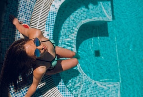 bikini, , water, brunette, outdoors, swimming pool, woman with glasses, model, sunglasses, long hair, sitting