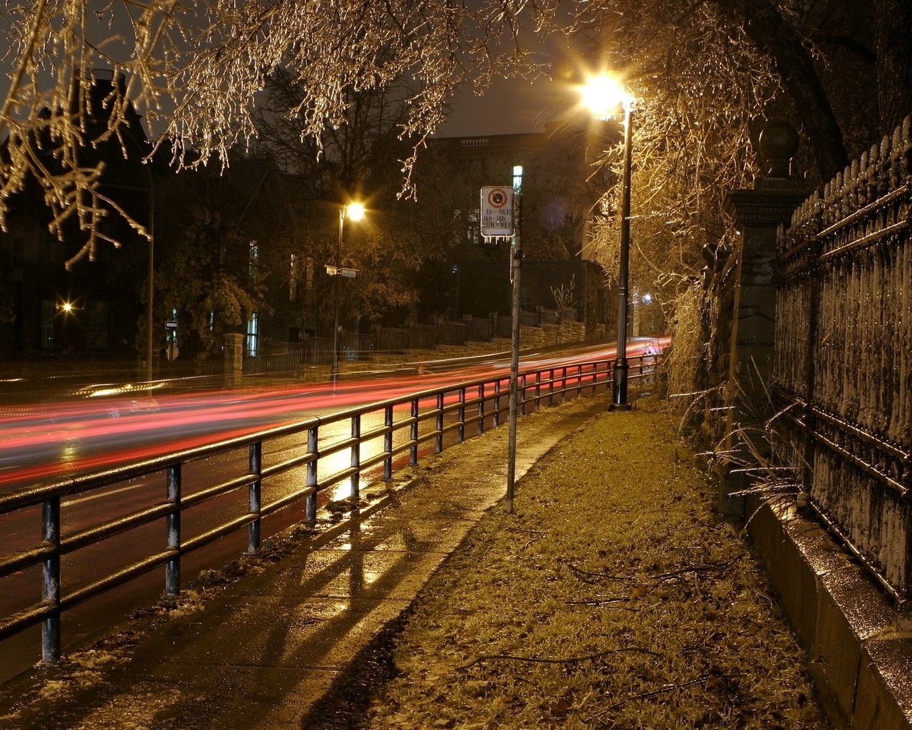 Вечер улица фонарь. Вечерняя улица с фонарями. Ночная улица. Ночная улица с фонарями. Вечер в городе.