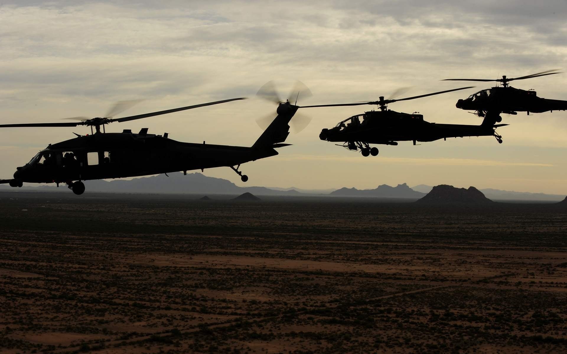Uh-60 black hawk, ah-64 apache, usa army