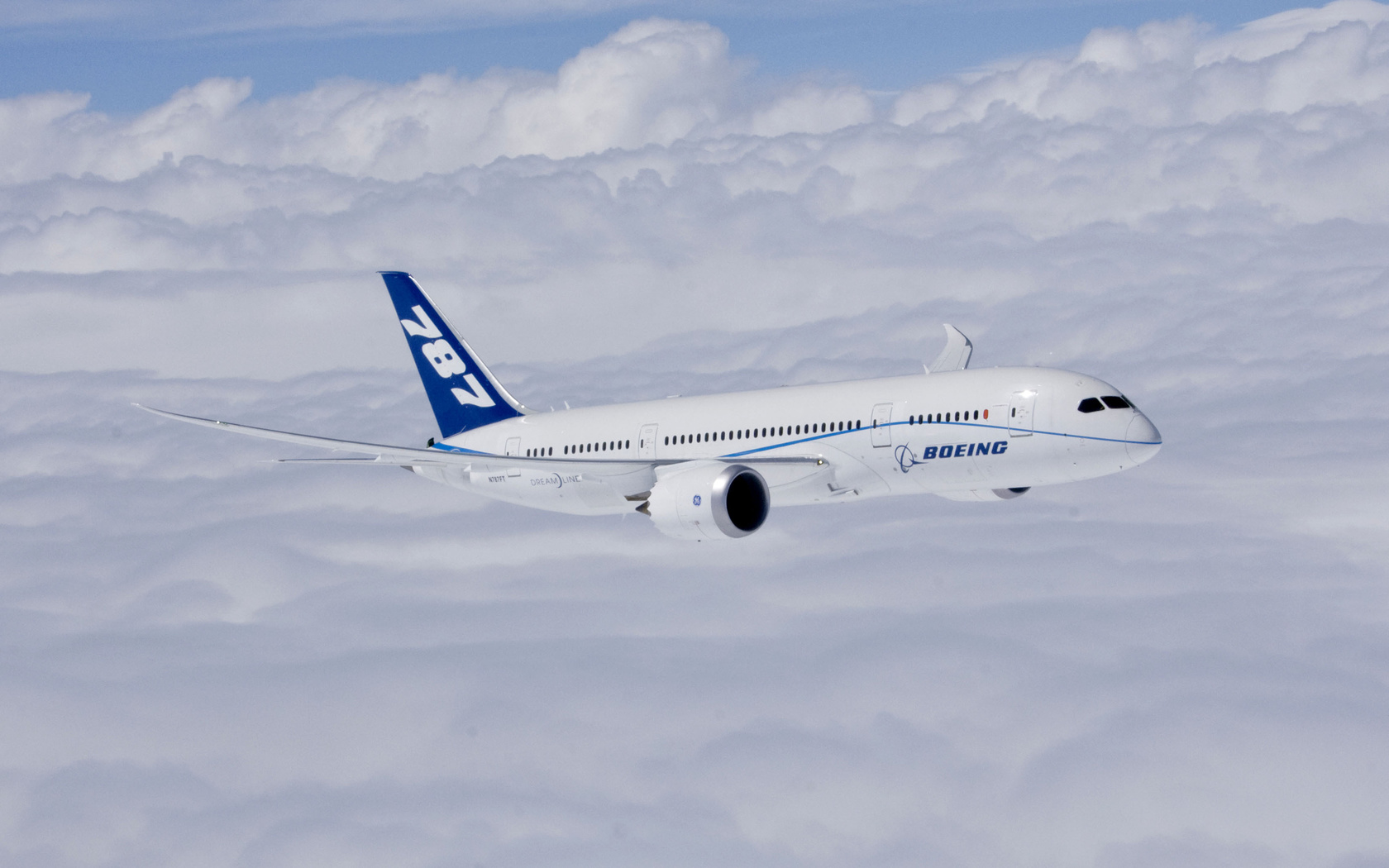 powered by ge engines, Boeing 787-8, boeing completes first flight of first 787 dreamliner, 
