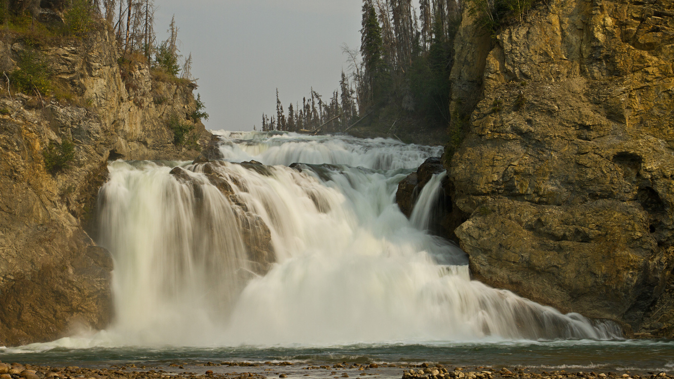 canada, british columbia, , Smith river falls, fort halkett provincial park