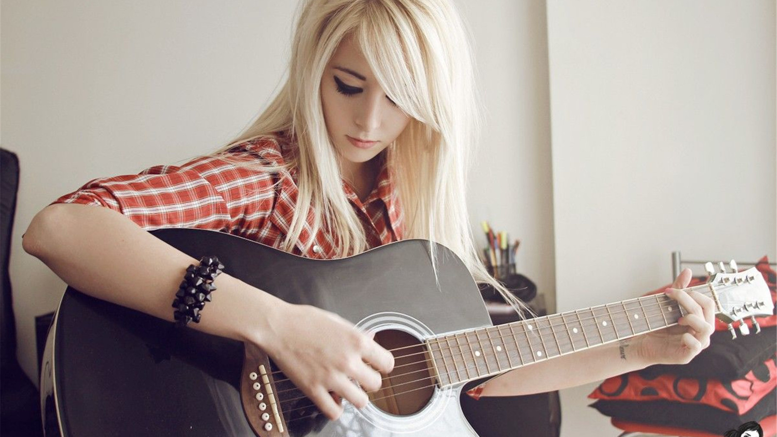 bessy, suicide girls, , , , , , , guitar, blonde, model, look, shirt