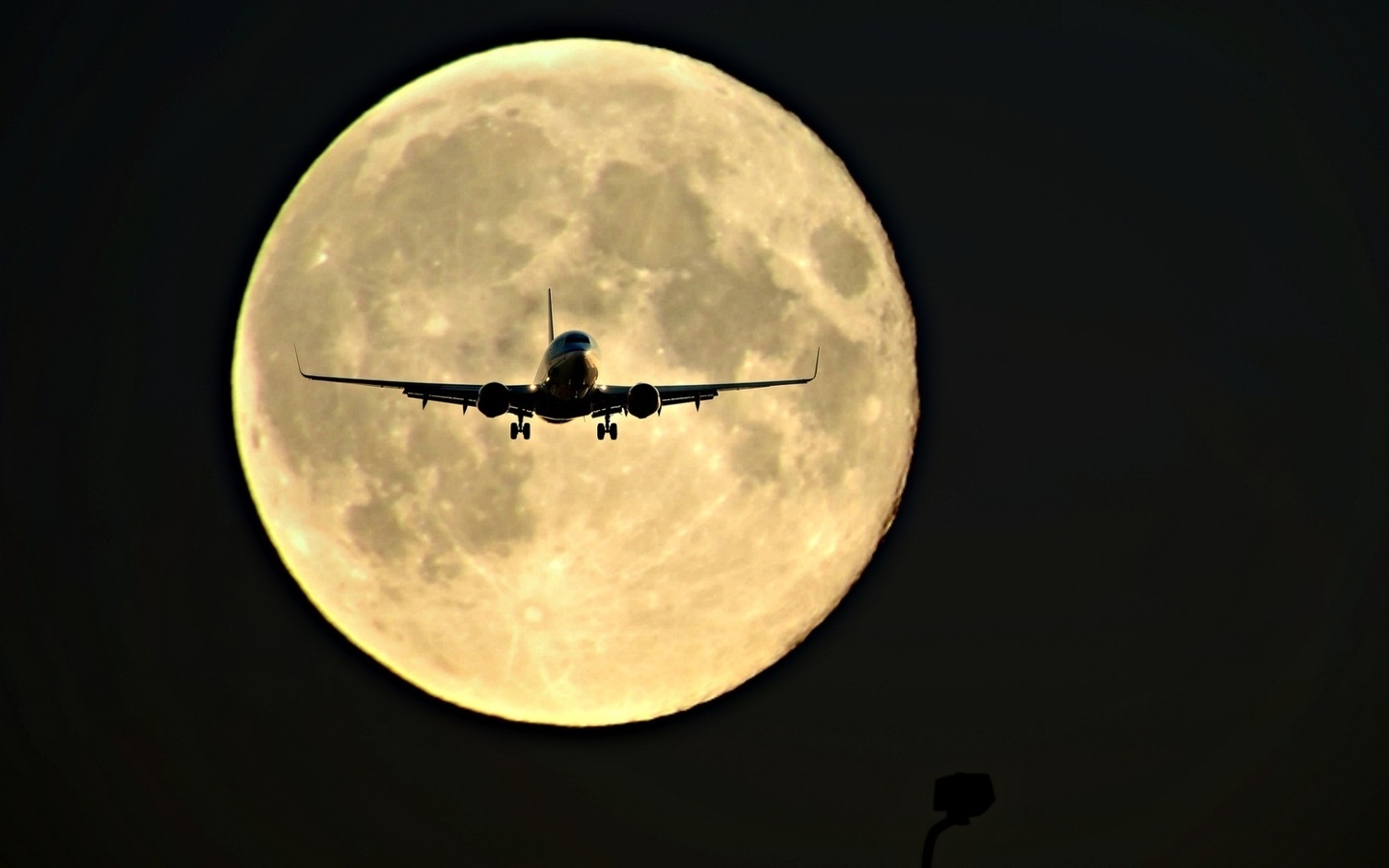 самолет, посадка, луна, темный фон