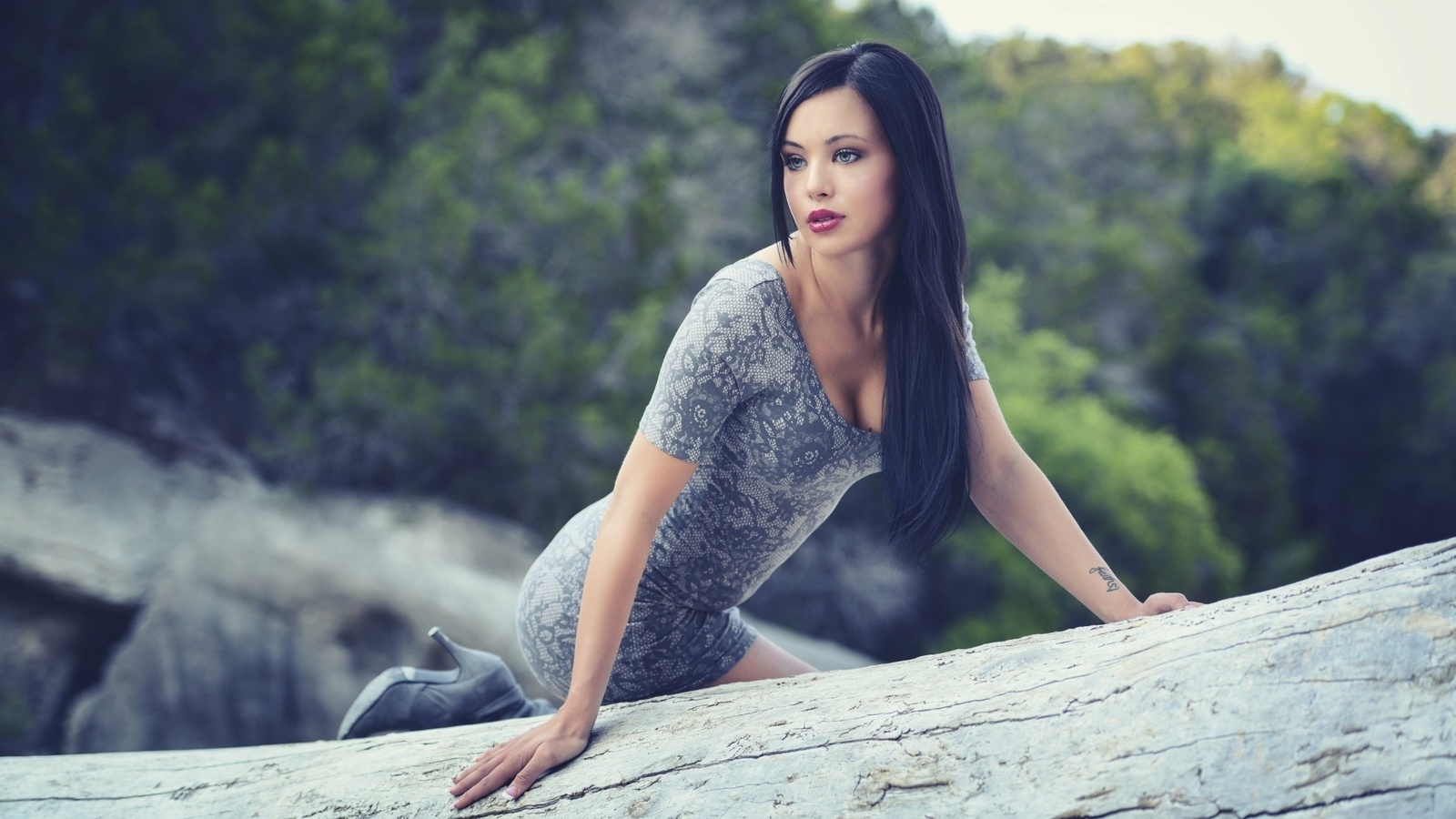 woman, beautiful, big, rocks, park, boulder, brandi, digital, fashion, female, girl, glen, rose, gorgeous, model, north america, portrait, pose, pretty, sky