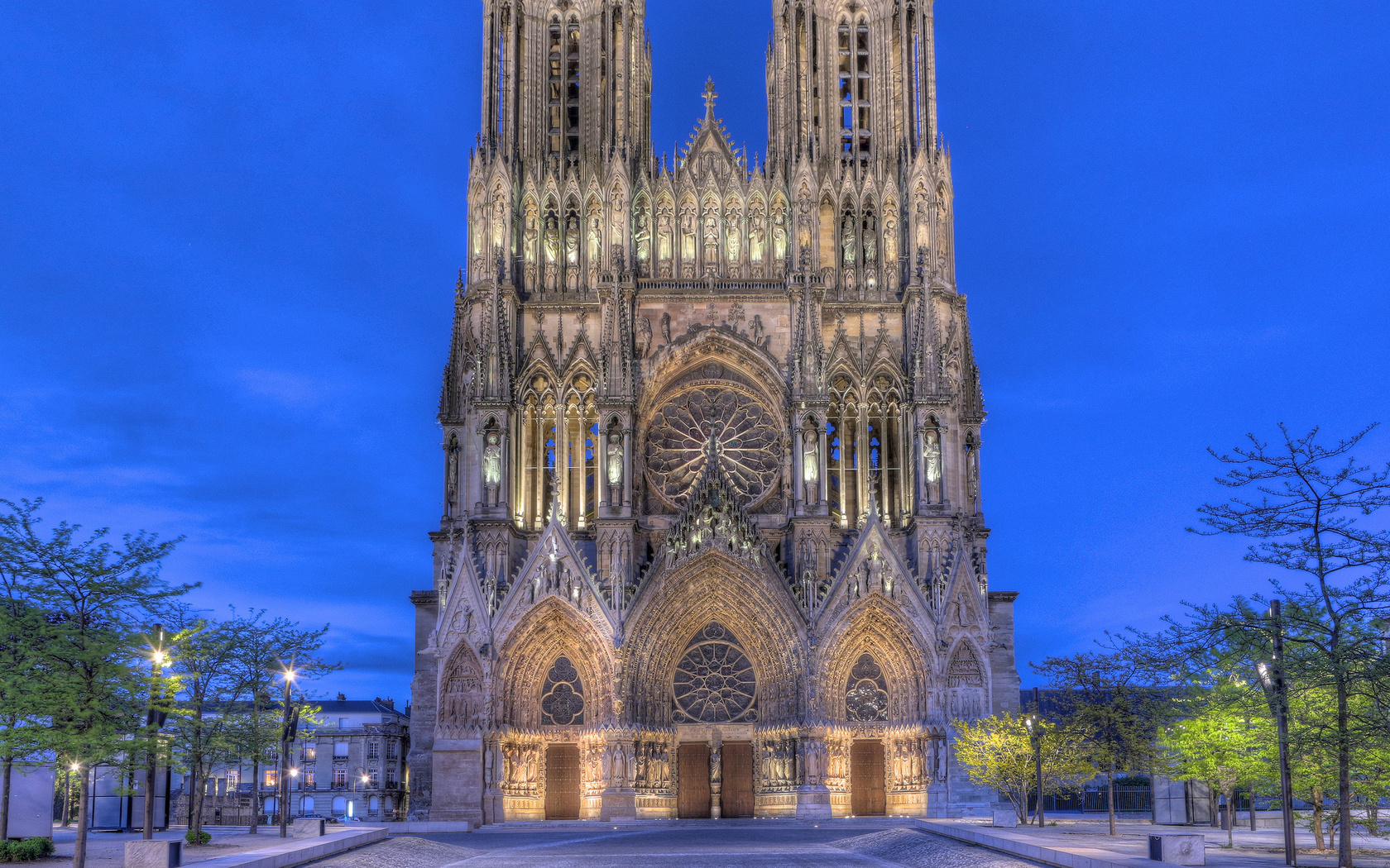 notre-dame de reims, archbishop of reims residence, france