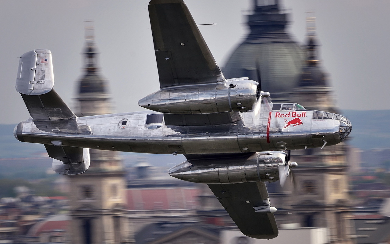 , b-25, red bull, budapest